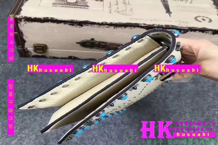 NEW �߷�Ƽ�� �Ż� ������ ���͵� ũ�ν��� VT170324-6