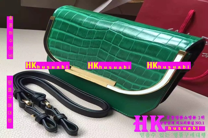 �ڹ̷��ޡ� NEW ��󰡸� ������ ũ�ν��� PE170504-7