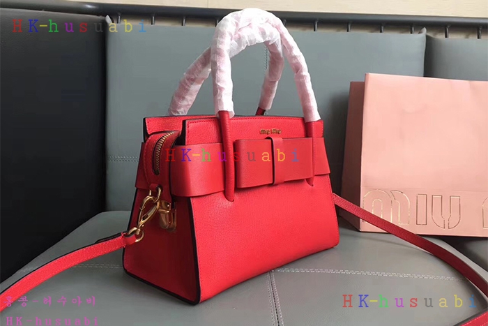 �ڹ̷��ޡ� 2017F/W �̿�̿� �Ż� ����� ���� ��Ʈ�� �̵� 5BA056