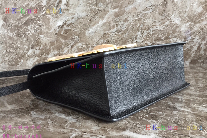 �ڹ̷��ޡ� ���� �� �������õ� ��� ž�ڵ�� GU 488691