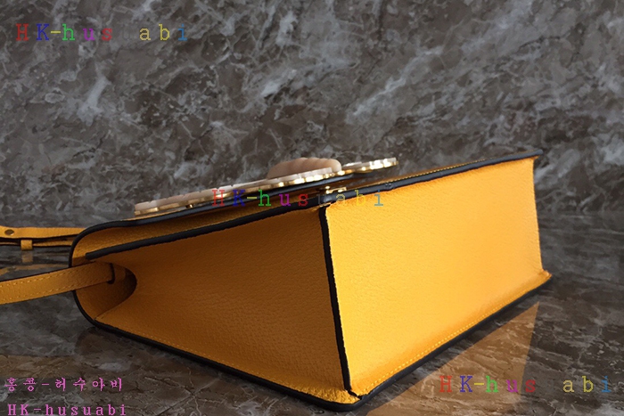 �ڹ̷��ޡ� ���� �� �������õ� ��� ž�ڵ�� GU 488691-4