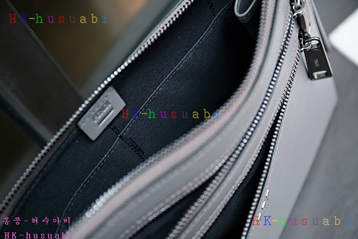 �ڹ̷��ޡ� ��� �Ż� Ŭ��ġ�� F0445