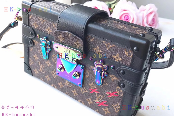 �ڹ̷��ޡ� ���̺��� �ڶ�� ��  M54650-2