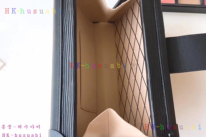 �ڹ̷��ޡ� ���̺��� �ڶ�� ��  M54650-4