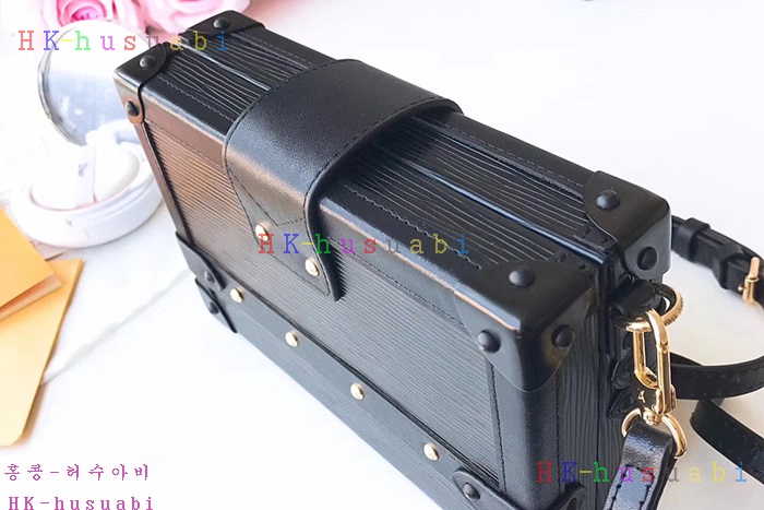 �ڹ̷��ޡ� ���̺��� �ڶ�� ��  M54650-5