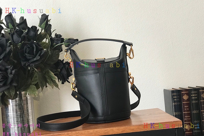 �ڹ̷��ޡڷ��̺��� ������ M53044