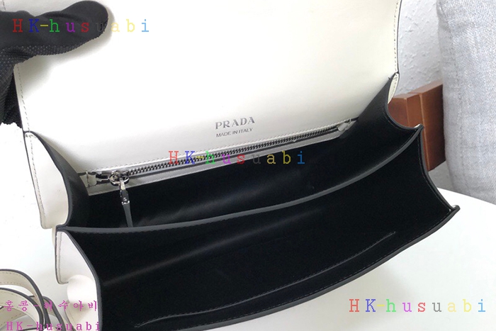 �ڹ̷��ޡ� ����� ���͵� �ΰ�  ����� PR 1BA179-2