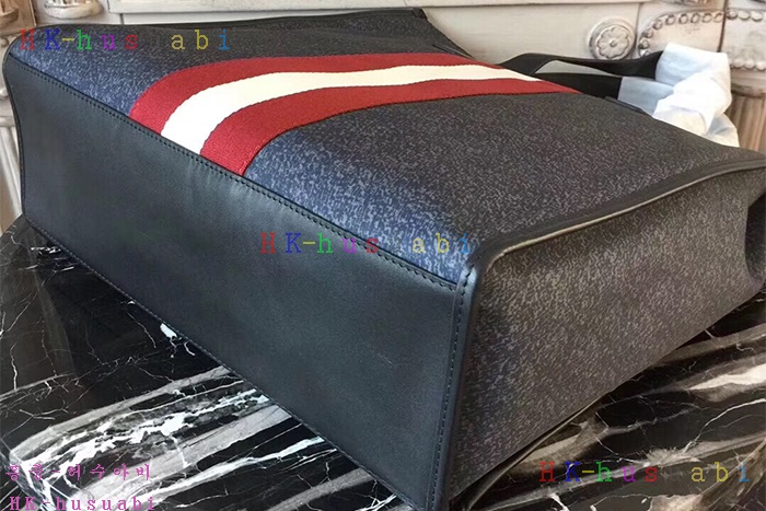 �ڹ̷��ޡ� �߸� �Ż� ��Ʈ�� BL68020A-2