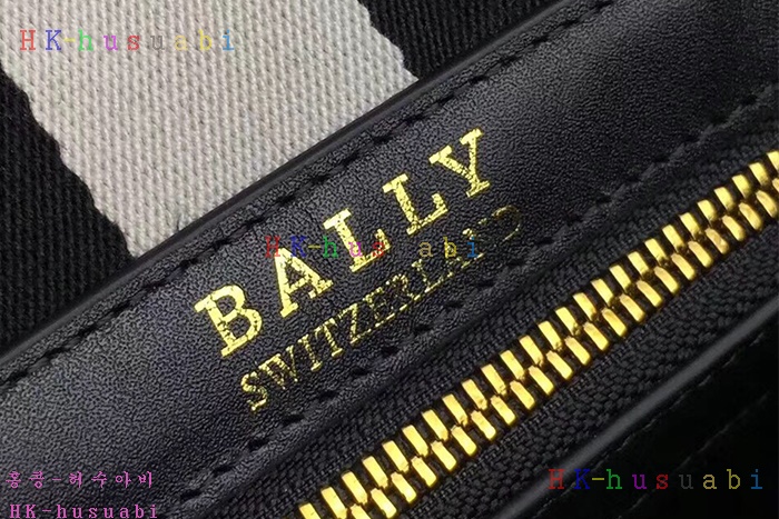 �ڹ̷��ޡ� �߸� ������ ũ�ν��� BL80088-2