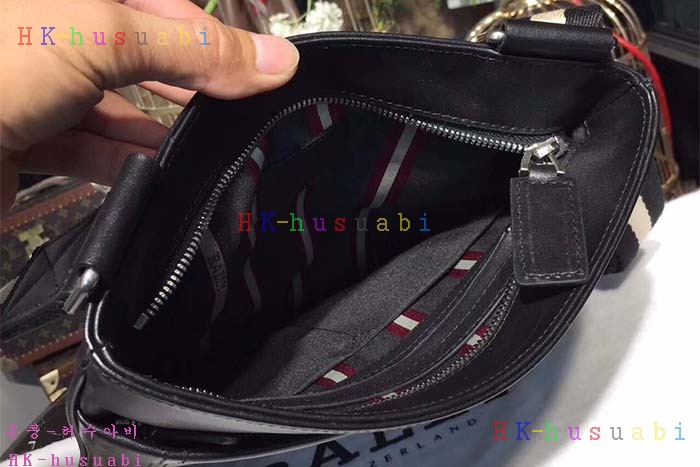 �ڹ̷��ޡ� �߸� ������ ũ�ν��� BL550170-2