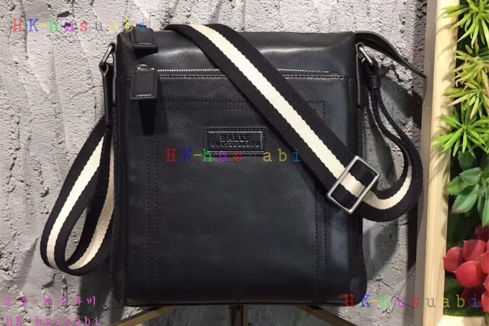 �ڹ̷��ޡ� �߸� ������ ũ�ν��� BL650170-2