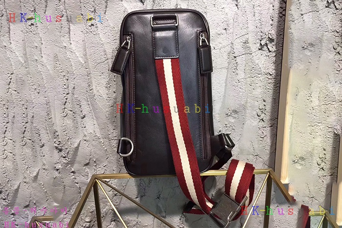 �ڹ̷��ޡ� �߸� ������ ũ�ν��� BL580170-12A