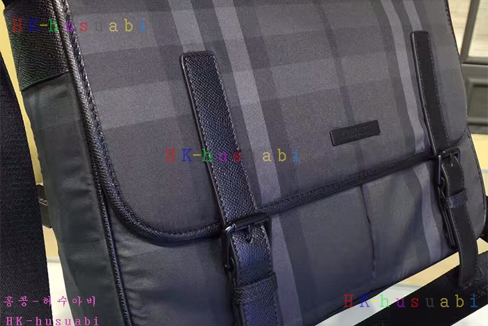 �ڹ̷��ޡ� ������ �Ż� ũ�ν��� BB68066