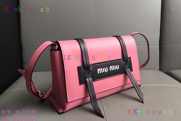 �ڹ̷��ޡ� �̿�̿� �ΰ� �÷� ����� MU 5BD075