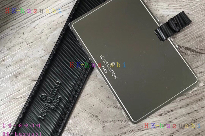 �ڹ̷��ޡ� ���̺��� Ʈ����Ʈ�� M50282V-3