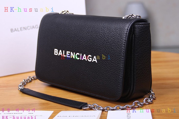 NEW 2018SS  �߷��þư� ���긮���� ü��ũ�ν��� BL 658221