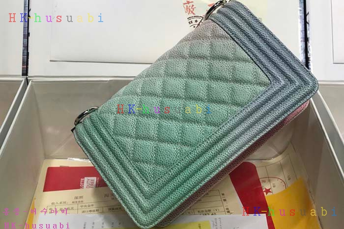 �ڹ̷��ޡ� 2018SS ���� ���̹� CH 67085