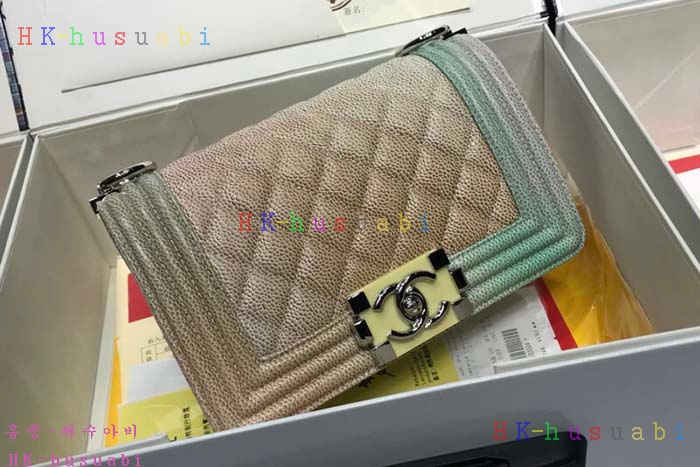 �ڹ̷��ޡ� 2018SS ���� ���̹� CH 67085