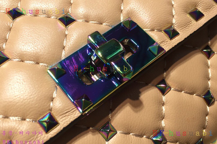 �ڹ̷��ޡ� �߷�Ƽ�� �����͵� ü�ι�  V 0137-10