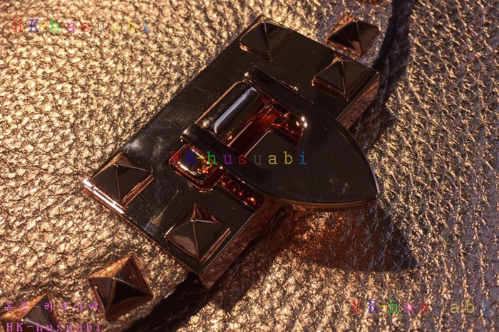 �ڹ̷��ޡ� �߷�Ƽ�� �����͵� ũ�ν��� V 0936B-6