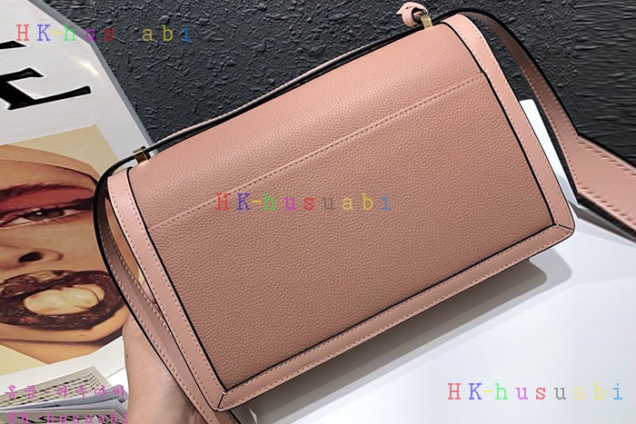 �ڹ̷��ޡ� 2018SS�ο��� �ٸ����γ� ũ�ν��� LW 11388