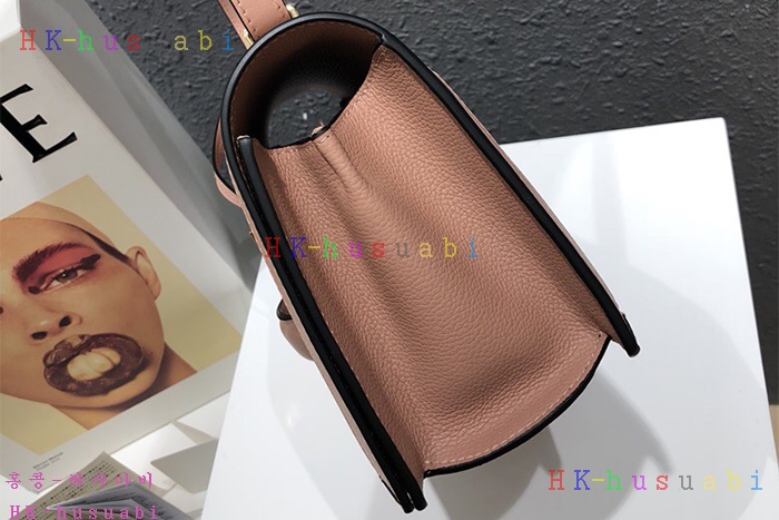 �ڹ̷��ޡ� 2018SS�ο��� �ٸ����γ� ũ�ν��� LW 11388