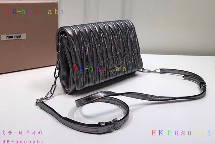 �ڹ̷��ޡ� �̿�̿� ���׶� Ŭ��ġ������  MM 5BH017