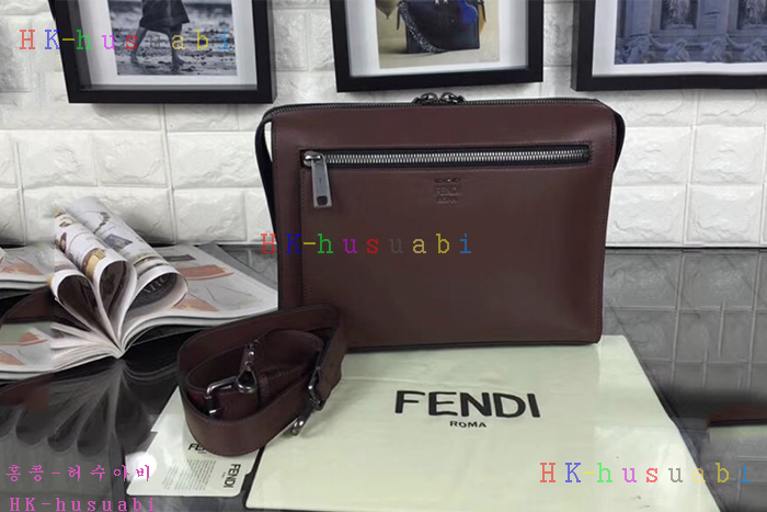 �ڹ̷��ޡ� ��� �Ż� ũ�ν��� F0448-3