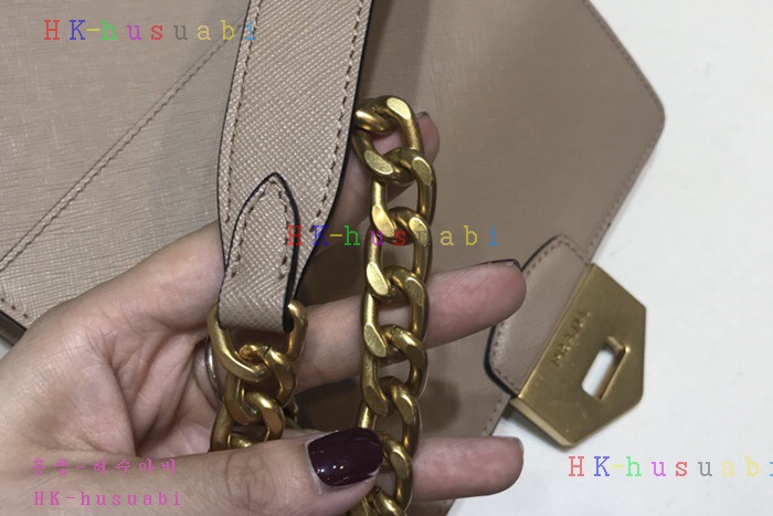 �ڹ̷��ޡ� ����� ���ǾƳ� ü�ι� P 1BD089-5