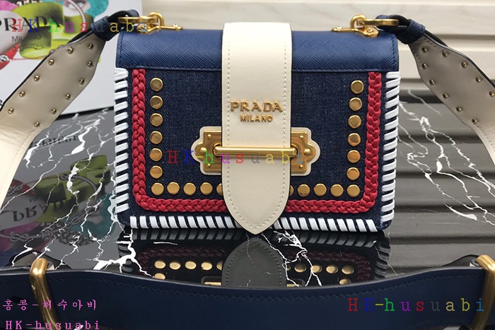 �ڹ̷��ޡ� ����� ī�̿��� P 1BD045-2