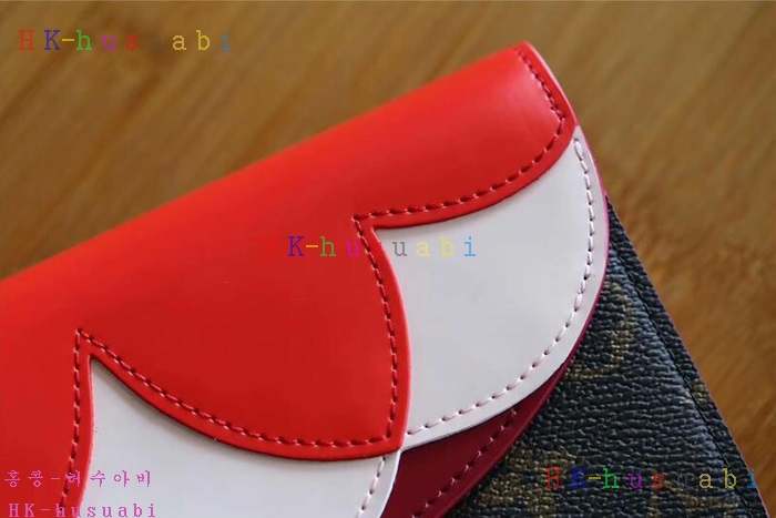 �ڹ̷��ޡ� ���̺��� ��ư ������ M61181