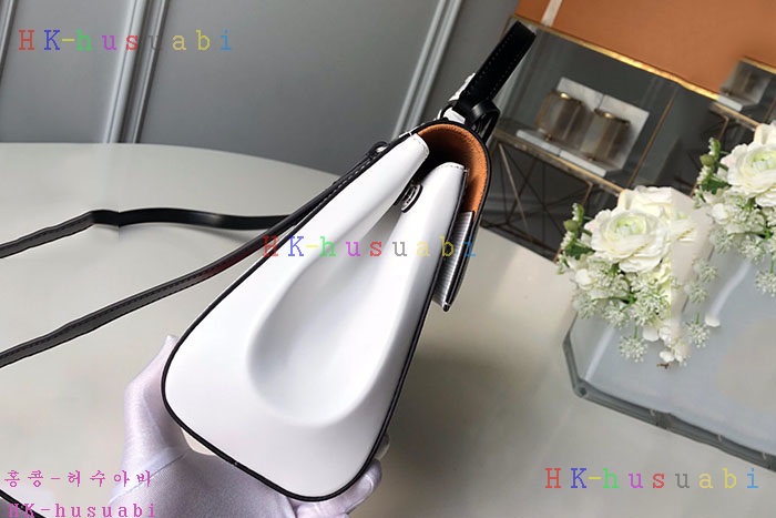 �ڹ̷��ޡڷ��̺��� ���� Ŭ��Ϲ� M41305-2