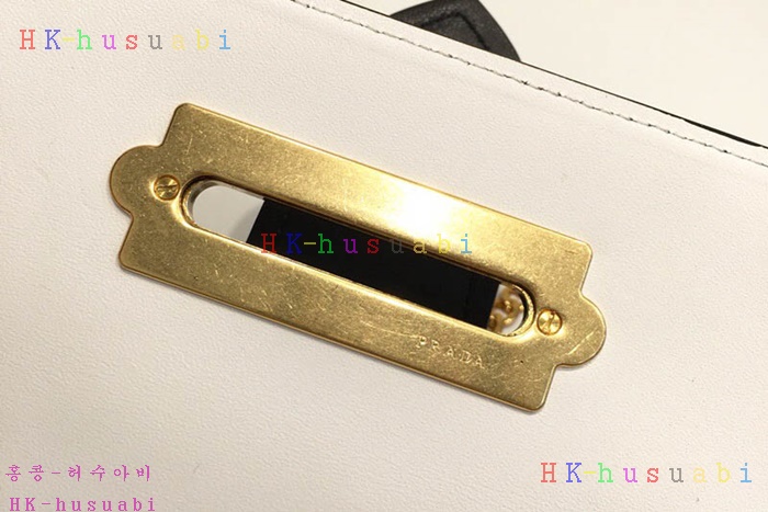 �ڹ̷��ޡ� ����� ī�̿� ���� ��Ʈ�� P 1BL004#-4