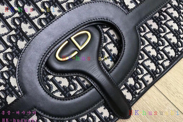 �ڹ̷��ޡ� ��� Ŭ��ġ�� �Ż�  DR M0995