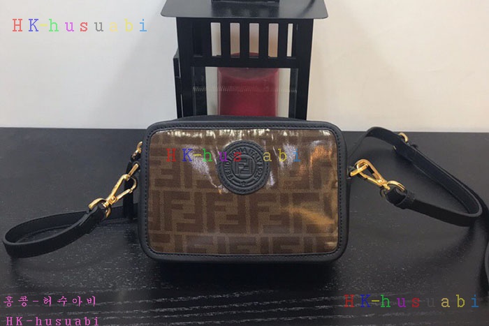 �ڹ̷��ޡ� ��� �̴� ī�޶� ���̽� F 8BS019A5K4F14TU