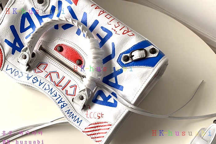 �ڹ̷��ޡ� �߷��þư� ��Ƽ��  B 581145