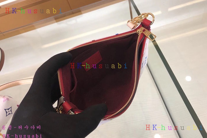 �ڹ̷��ޡ� ���̺��� ��Ƽ �ȶ� Ŭ��ġ  M41638