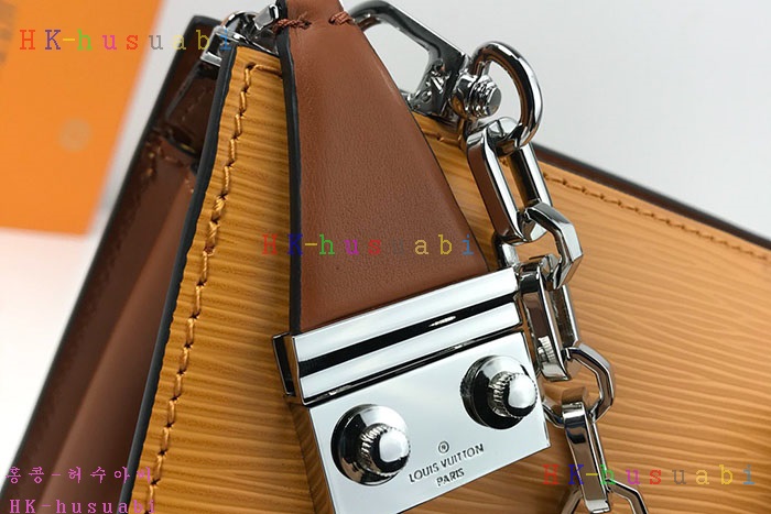 �ڹ̷��ޡ� 2019SS ���̺��� ũ���� ��帮�� LV M44371-2