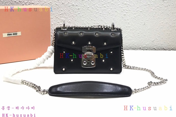 �ڹ̷��ޡ� �̿�̿� ���͵� ����� MU 5BD081