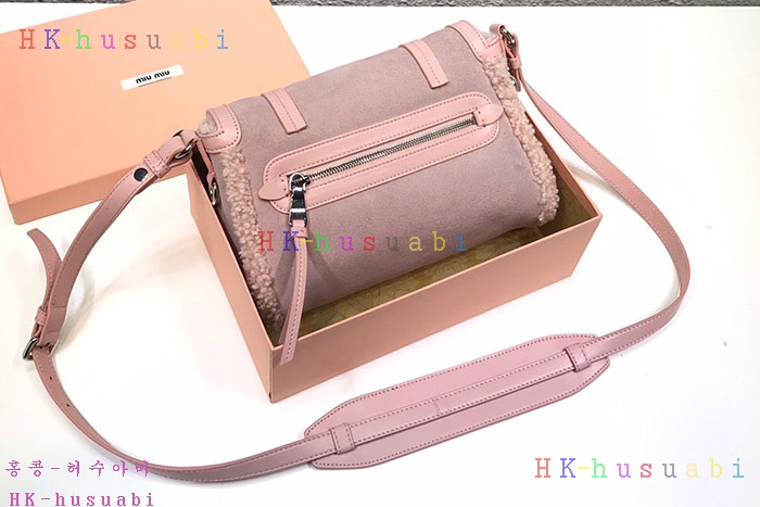 �ڹ̷��ޡ� �̿�̿� �ΰ� ����� MU 5BD097