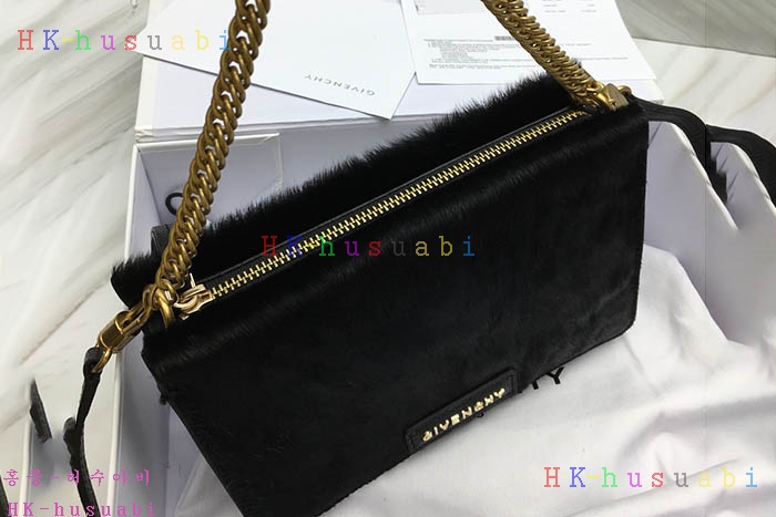 �ڹ̷��ޡ� ����� �����ٵ� ũ�ν��� GV 2998010