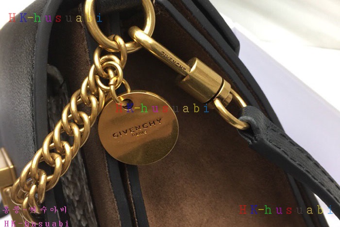 �ڹ̷��ޡ� ����� GV3 ũ�ν��� G 2999-01