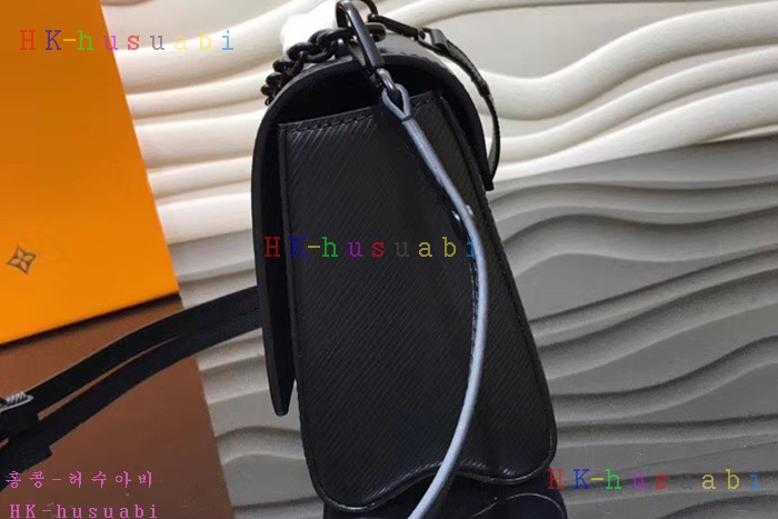 �ڹ̷��ޡ� ���̺��� Ʈ����Ʈ  M53236