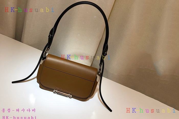 �ڹ̷��ޡ� ����� �ú��� ���� ����� P 1BD165