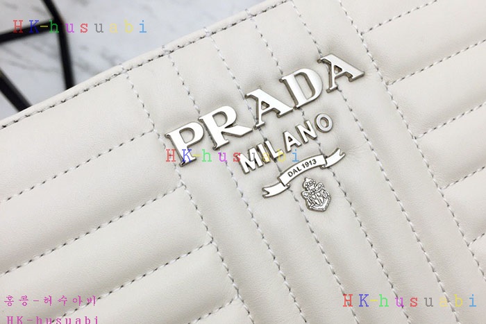 �ڹ̷��ޡ� ����� �Ż� Ŭ��ġ P 2NG005