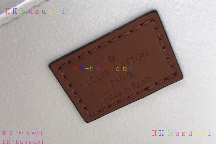 �ڹ̷��ޡ� 2019SS ���̺��� ���� LV M53868