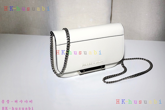 �ڹ̷��ޡ� ����� �ú��� ���׹� P 1BD170