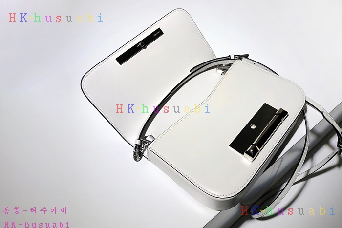 �ڹ̷��ޡ� ����� �ú��� ���׹� P 1BD170