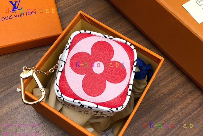 �ڹ̷��ޡ� ���̺��� ť�� �����۽� LV M67669(3�÷�)