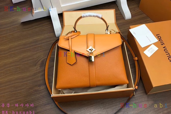 �ڹ̷��ޡ� ���̺��� ���� �� �� M53818